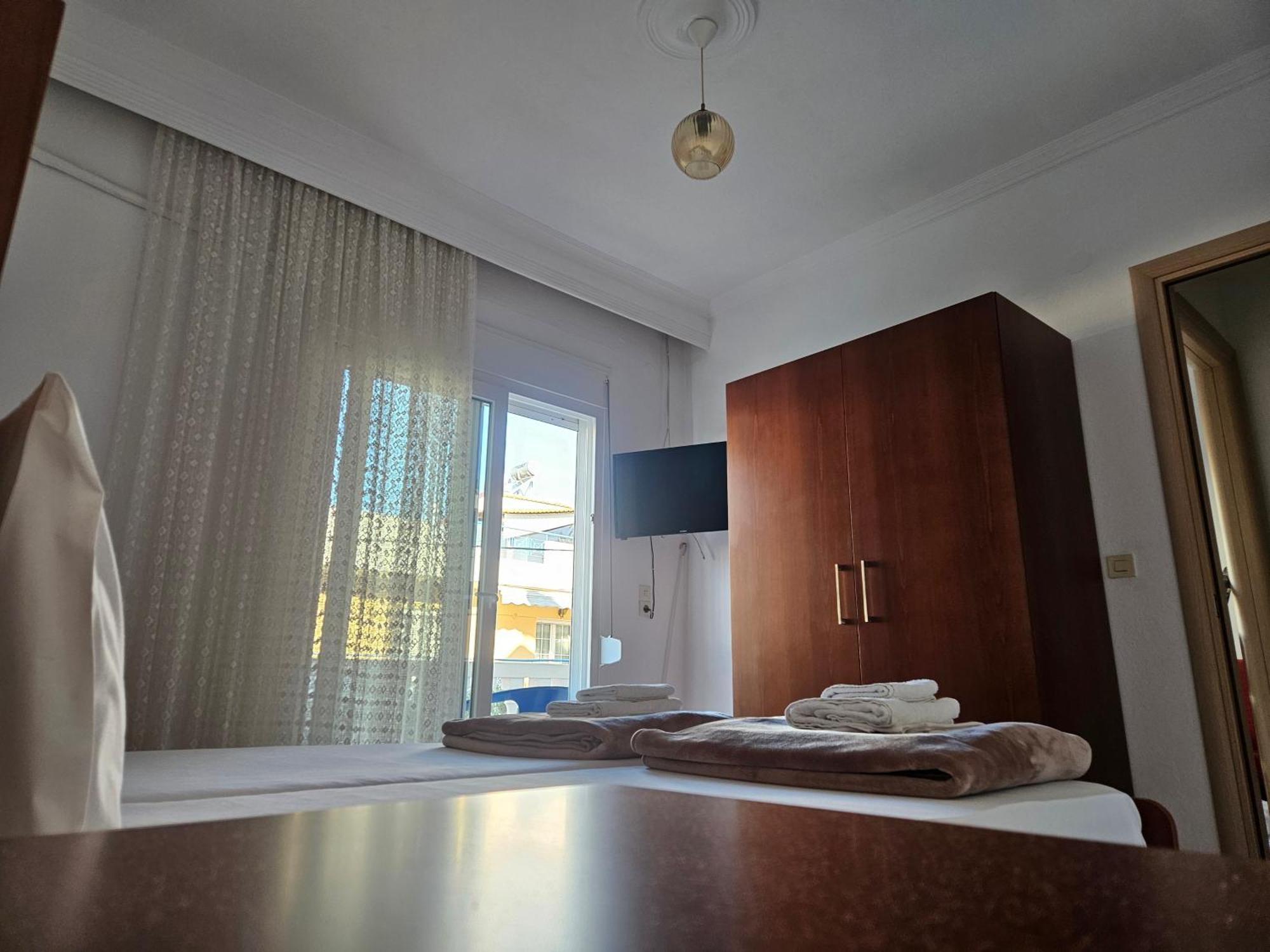 Leonidas Apartments Неа-Перамос Экстерьер фото