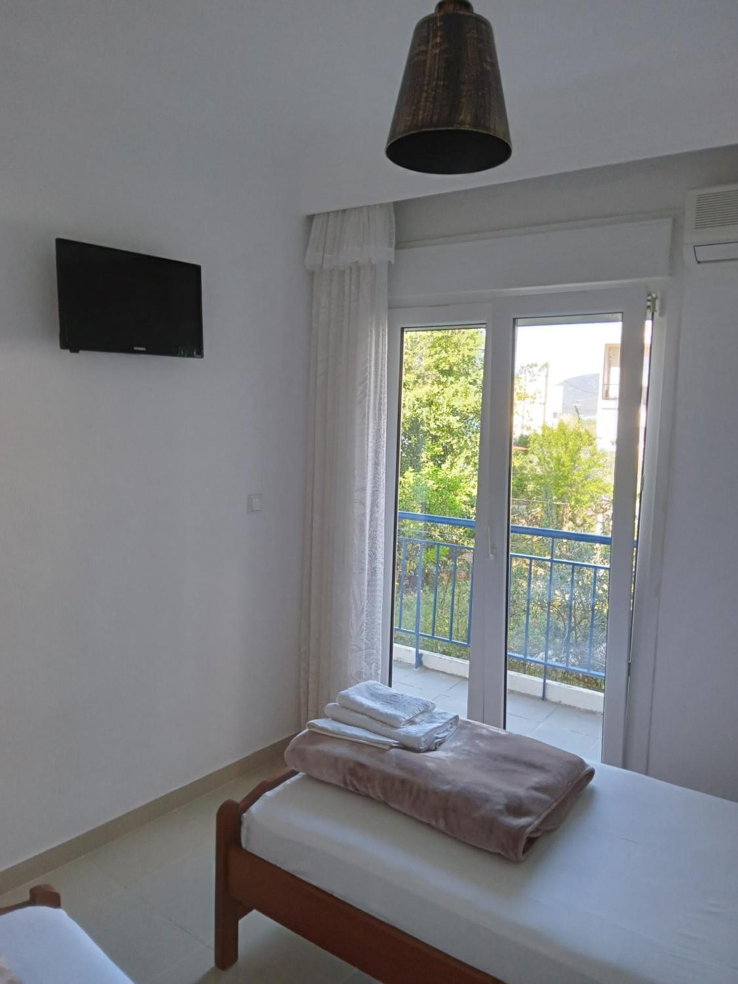 Leonidas Apartments Неа-Перамос Экстерьер фото