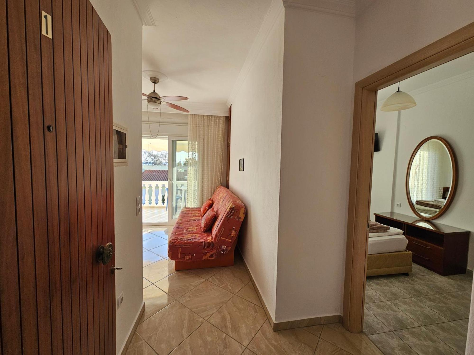 Leonidas Apartments Неа-Перамос Экстерьер фото