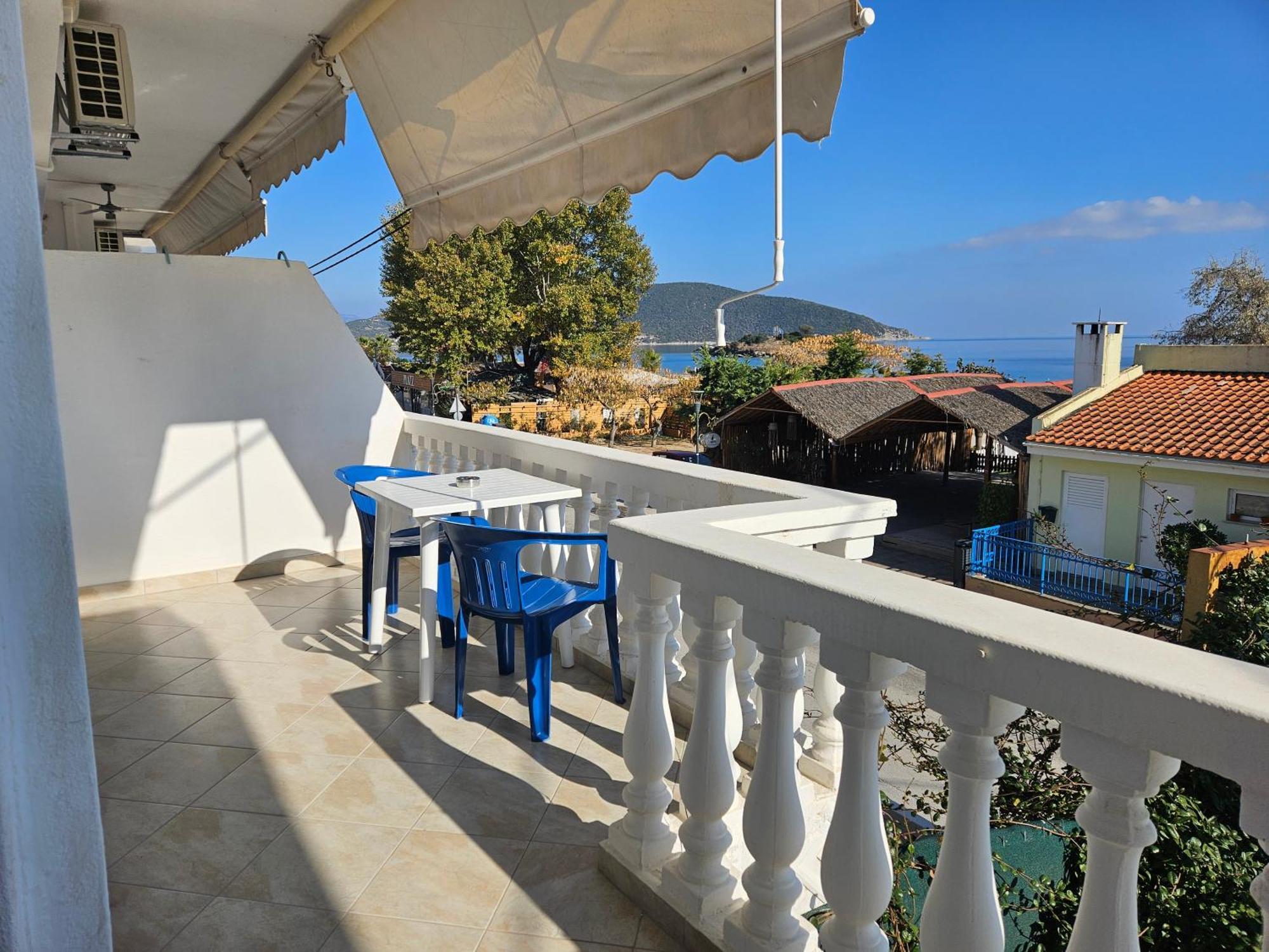 Leonidas Apartments Неа-Перамос Экстерьер фото